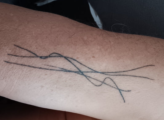 Realized: Gregor Hildebrandt - Geste auf der Haut 96/100